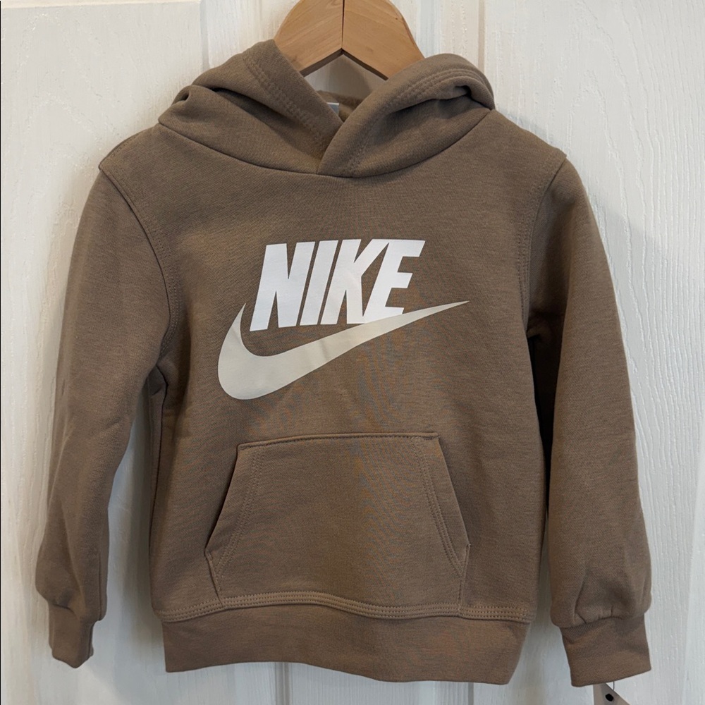 Nike Kids Hoodie in Yan with Logo